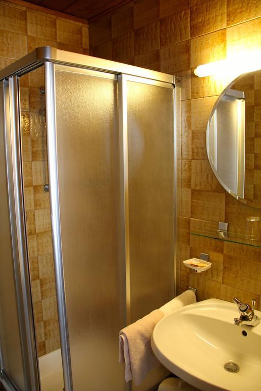 Gasthof Sonne サン・ロレンツォ・ディ・セバート 部屋 写真